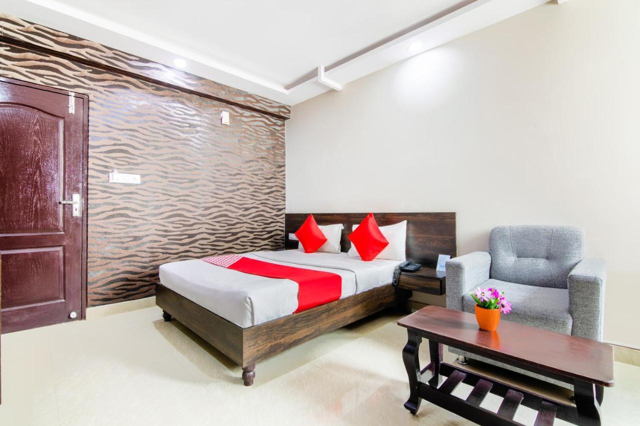 Hotel Central Suites Bangalore Bagian luar foto